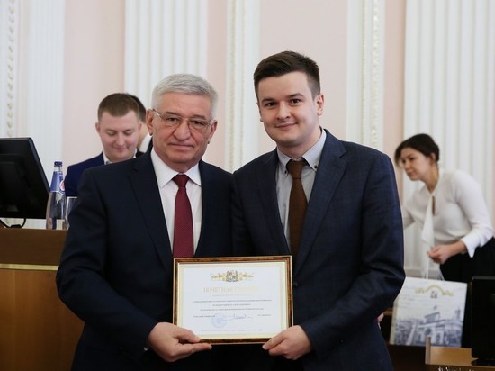Мэр Ставрополя наградил выдающихся горожан