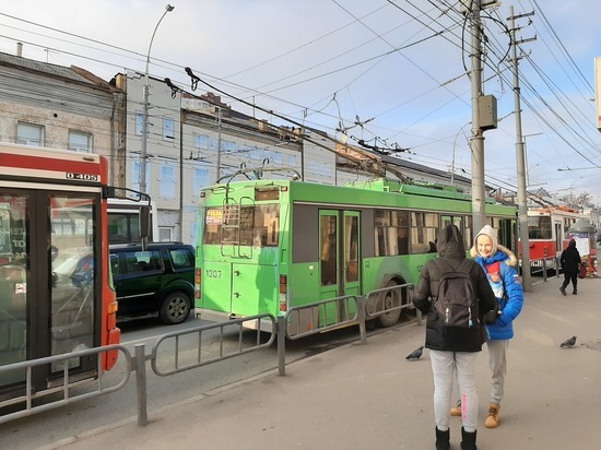 Власти Саратова рассказали, как будет работать общественный транспорт в новогоднюю ночь
