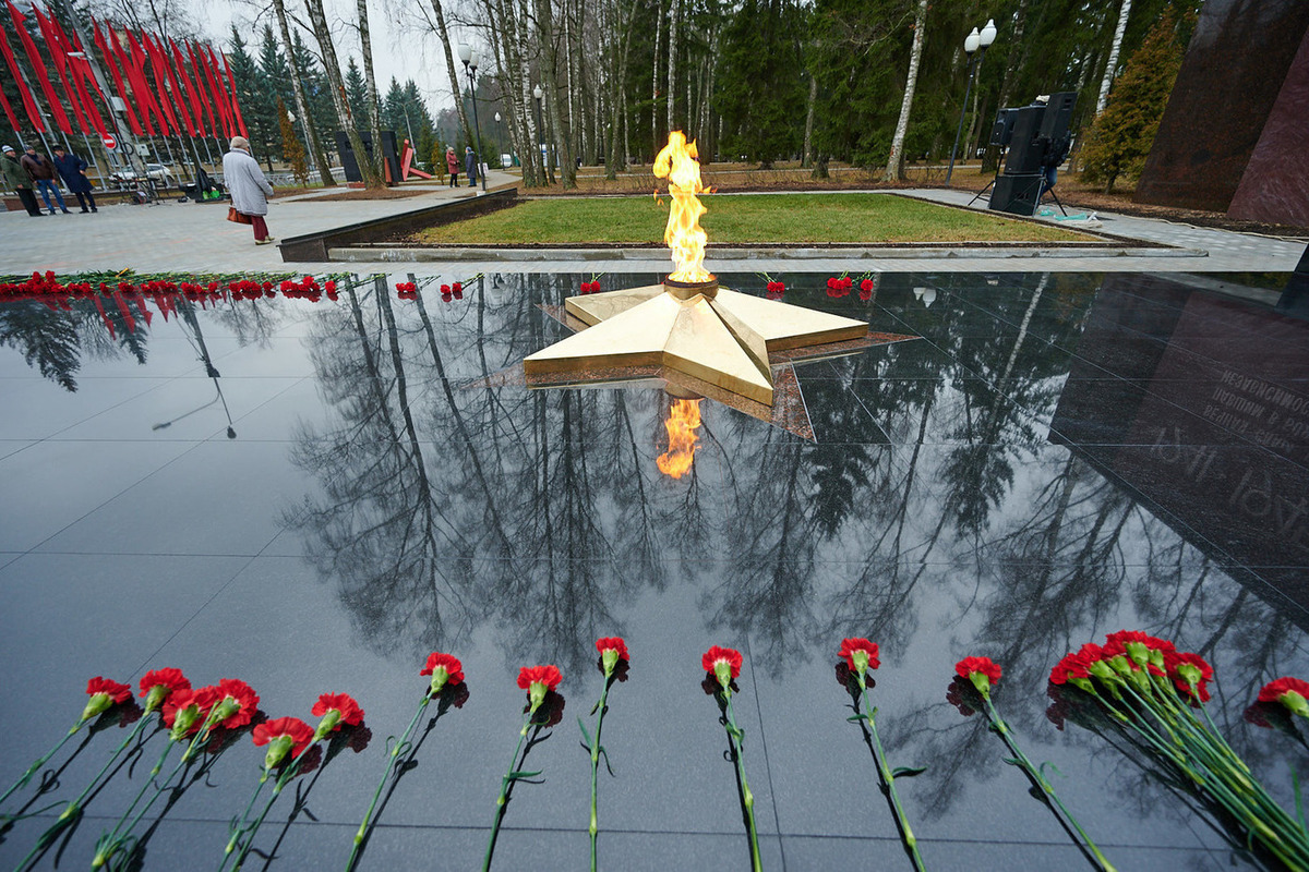 В Обнинске вновь зажгли Вечный огонь - МК Калуга