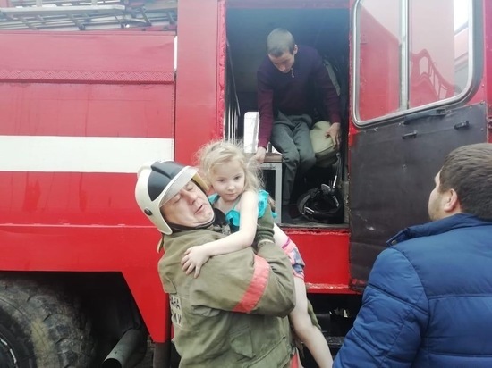 На Дону многодетная семья чуть не погибла в пожаре
