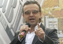 Адвокат певца Ромы Жукова Александр Усачев заявил, что гастрольный график артиста был сорван по причине претензий к нему правоохранителей