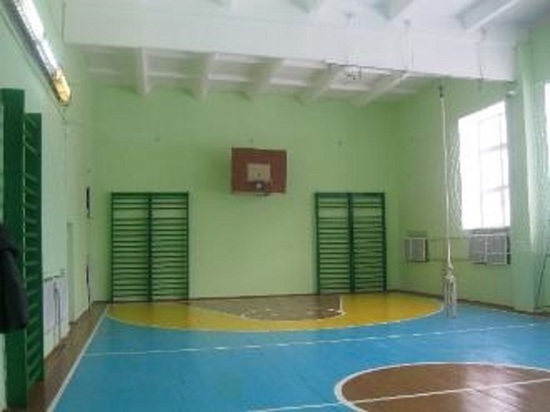 В логиновской школе №21 отремонтирован спортзал