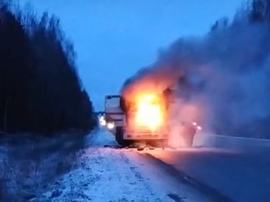 В Ярославской области пожар уничтожил грузовую фуру