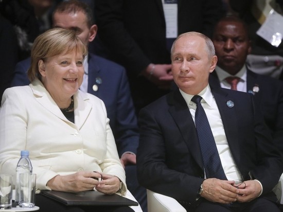 Немцы назвали Меркель и Путина главными политиками 2020 года