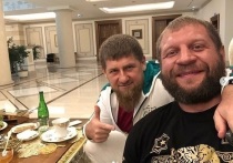 Глава Чечни Рамзан Кадыров продолжает комментировать свой возможный поединок с бойцом ММА Александром Емельяненко