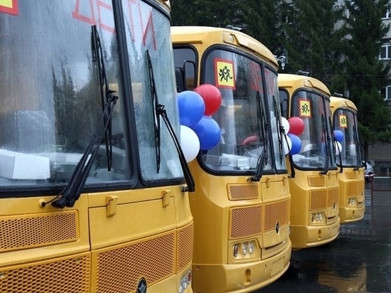 165 школ Дагестана получили новые автобусы