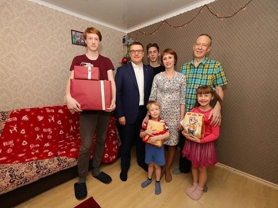 В Челябинске юный спортсмен получил в подарок полный комплект для фехтования