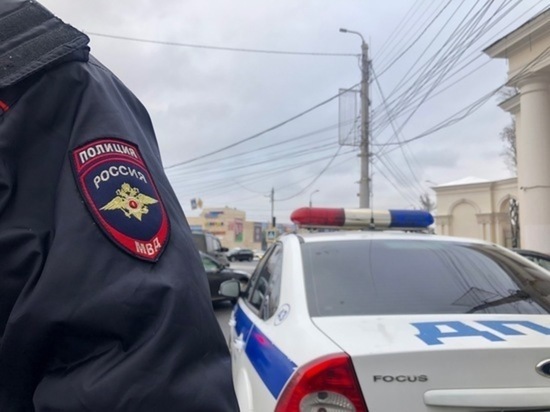 Водитель сбил пьяную женщину и скрылся в Тверской области