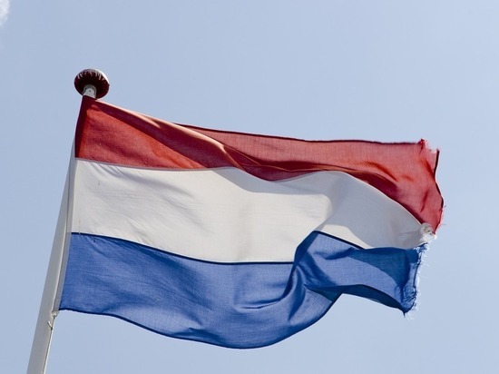 Нидерланды официально запретили называть себя "Голландией"