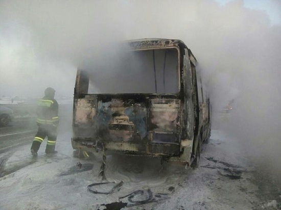 Пожар в автобусе на площади Маркса