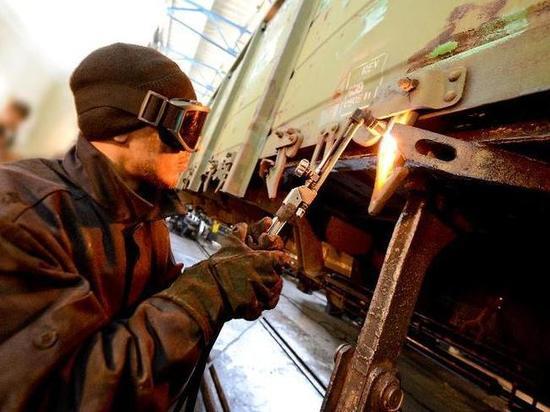 Поезд Новосибирск – Новокузнецк задержался на час: его заклинило
