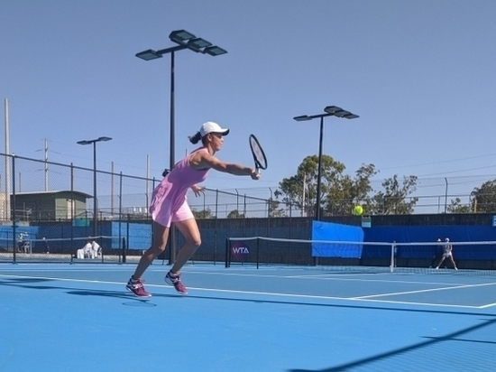 Вихлянцева победила на старте теннисного турнира в Брисбене