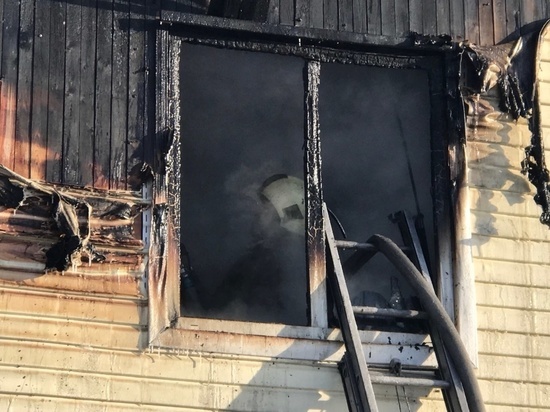 При пожаре в жилом доме в Улан-Удэ пострадали трое детей