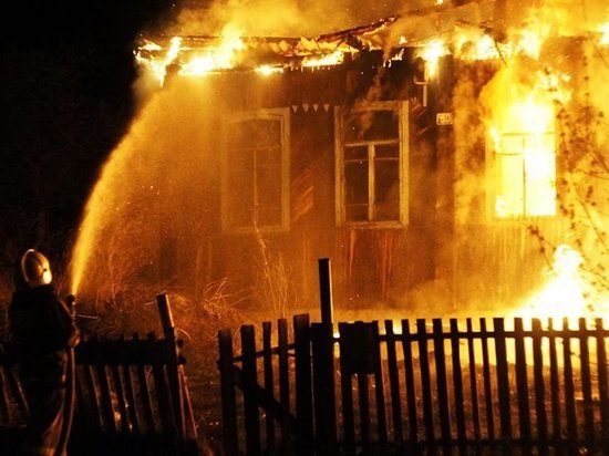 В Новошахтнинске при пожаре погиб 71-летний мужчина