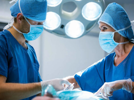 Ростовские хирурги восстановили мужчине оторванный палец
