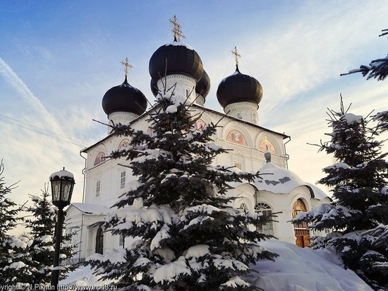 Перед Рождеством от кировских храмов вывезли 3 тысячи "кубов" снега