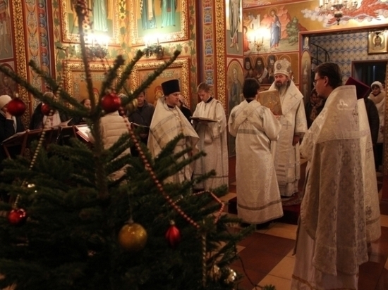 В главном соборе Калмыкии празднуют Рождественский Сочельник