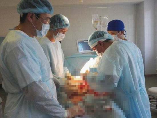 Калмыцкие врачи спасли пациента от ампутации ног