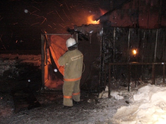 В Костромской области ночной пожар уничтожил частный дом