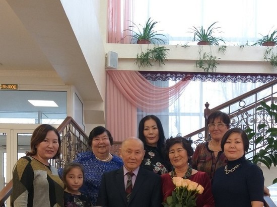 Семейная пара в Улан-Удэ отметила изумрудную свадьбу