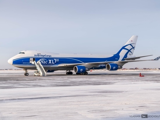 В Абаканском аэропорту сел самолет крупнейшей грузовой компании