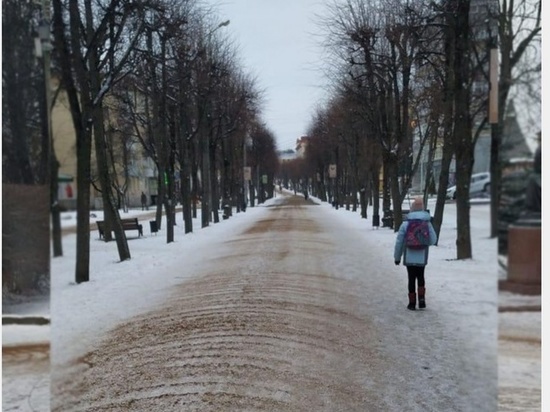 Улицы и дороги Смоленска в праздничные дни убирали 60 единиц техники