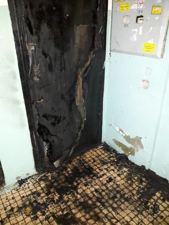  В подъезде многоэтажки на Кубяке Калуги вспыхнул пожар