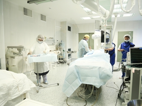 Астраханские хирурги провели уникальную операцию и спасли пациента