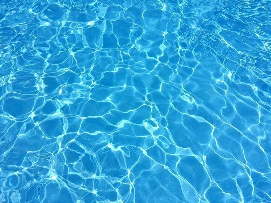 70-летний мужчина погиб в бассейне в Воткинске