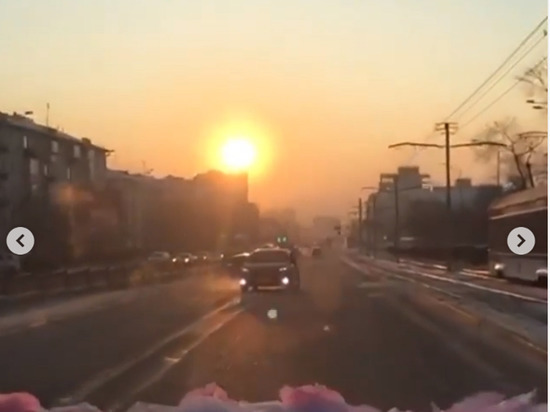В Улан-Удэ пируэты машины из свадебного кортежа чуть не спровоцировали ДТП