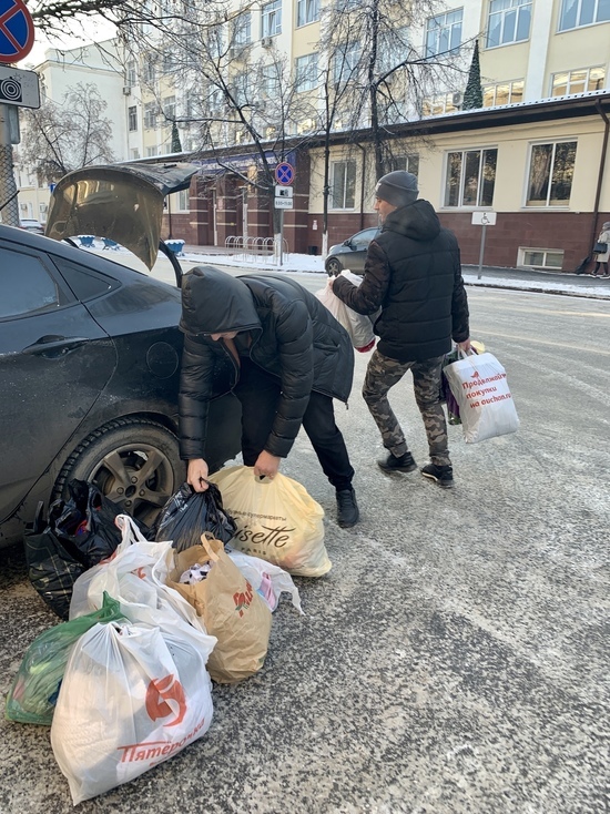 В новогодние дни тюменцы активно собирали вещи для нуждающихся