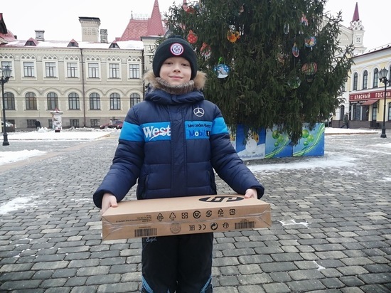Дмитрий Миронов помог осуществить мечты двух мальчиков из Рыбинска в рамках проекта «Елка желаний»