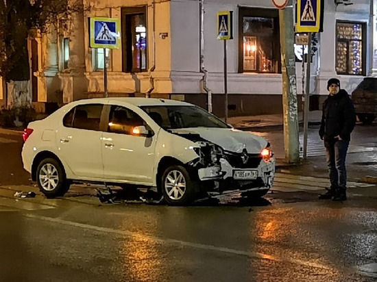 В Ростове столкнулись иномарка и машина «Яндекс.Такси»