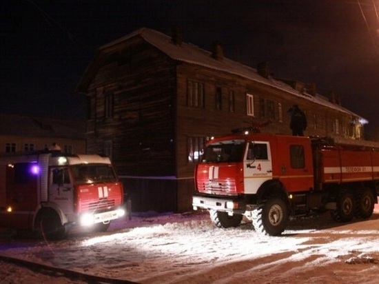 В ночь на субботу в Архангельске полыхало в двух местах
