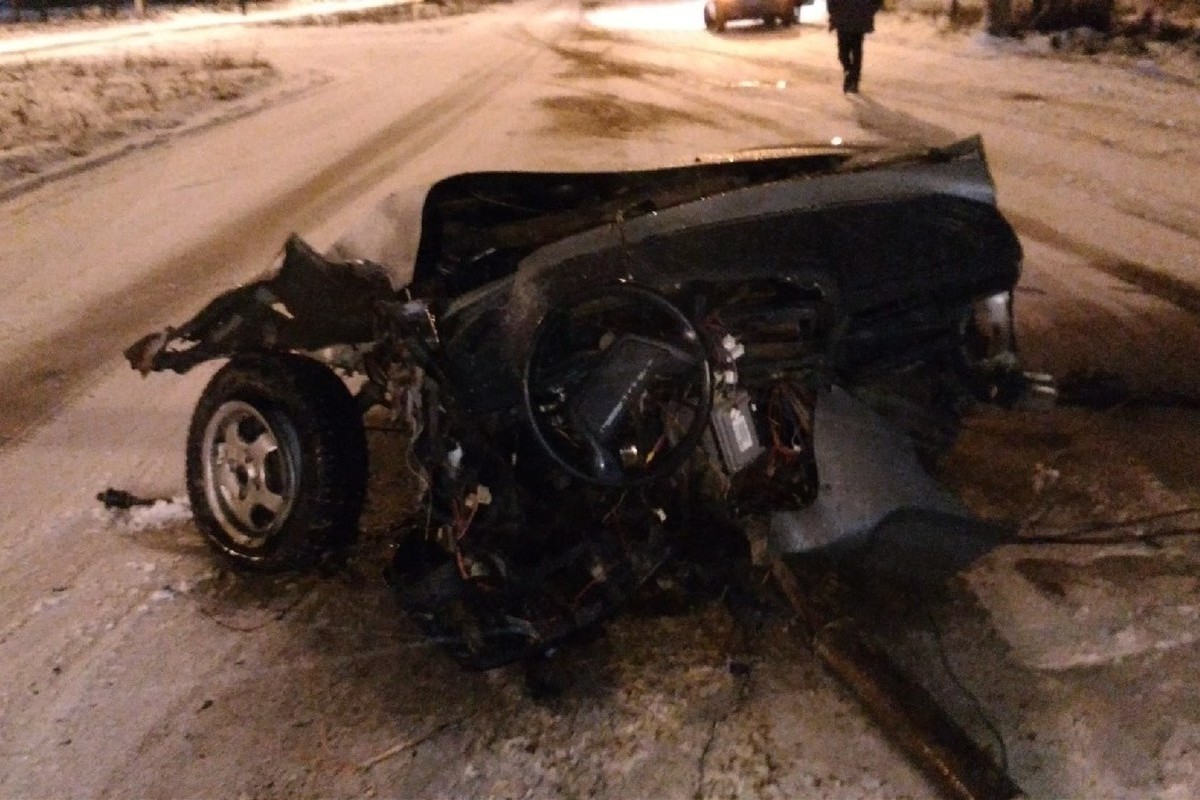 В Твери в разорванной пополам машине не оказалось пострадавших - МК Тверь