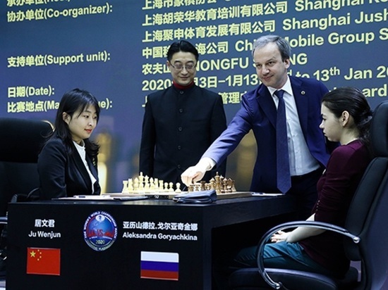 Шахматистка из ЯНАО сыграла вничью с китаянкой в 6 партии чемпионата мира
