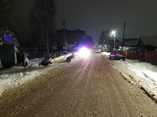 В Вязьме Лада Гранта вылетела с дороги, пострадали пассажиры