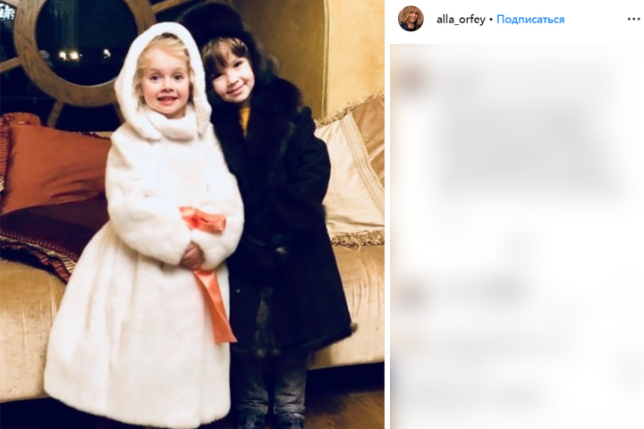 Новогоднее фото лизы дочки пугачевой