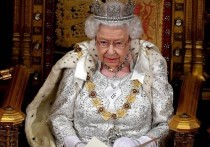 Королева Великобритании Елизавета II по итогам семейного совета, посвященного решению принца Гарри и его супруги Меган Маркл отказаться от звания высших членов королевской семьи, заявила о поддержке их решения начать новую самостоятельную жизнь