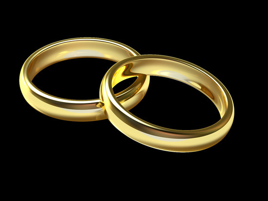 Саратовцы смогут торжественно пожениться в «день четырех двоек»