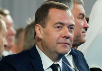 Правительство Медведева подало в отставку