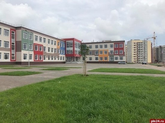 В псковской гимназии снова нет мест для детей из соседних домов