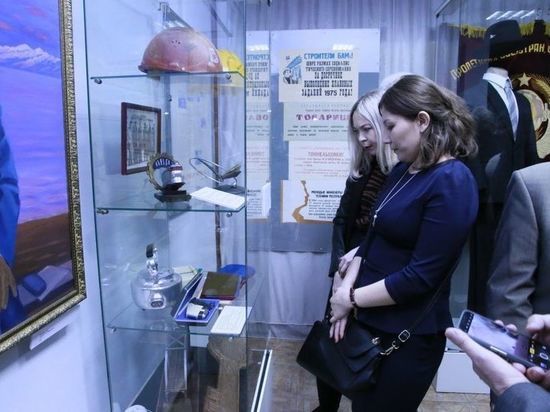 В столице Бурятии открылась выставка к юбилею Модогоева
