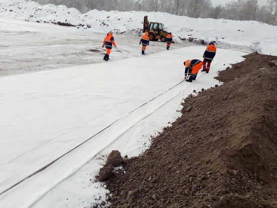 Развязку на границе Кузбасса и Новосибирской области продолжают строить и зимой
