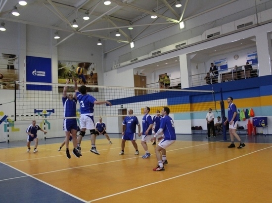 Полицейские ЯНАО участвуют в турнире по волейболу в Ноябрьске