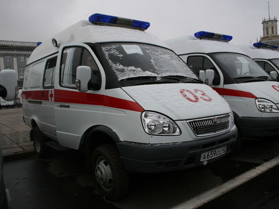 Женщина с ребёнком попала под колёса машины на “зебре” в Кемерове