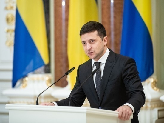 Зеленский получил заявление украинского премьера об отставке