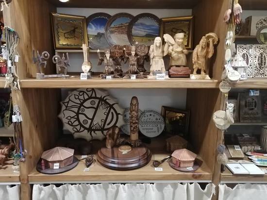 Заключенные в Хакасии делают национальные сувениры, которые продают в музее