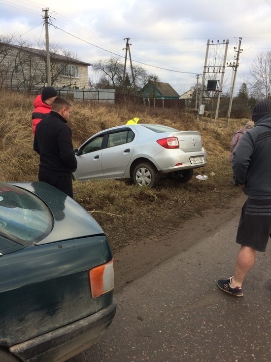 ДТП произошло в Великих Луках на улице Молочная Горка