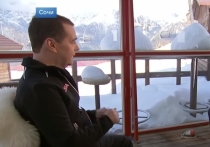 Бывший премьер-министр Дмитрий Медведев в эксклюзивном интервью Первому каналу объяснил причину по которой было принято решение об отставке его правительства